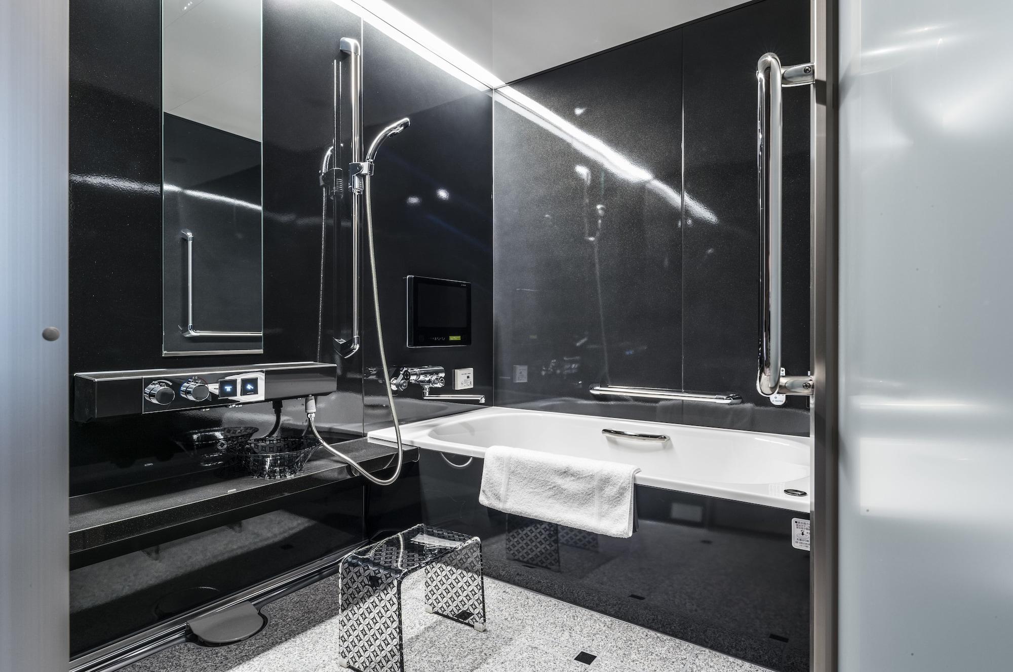 Hotel Alza Kyoto Exterior photo A wet room